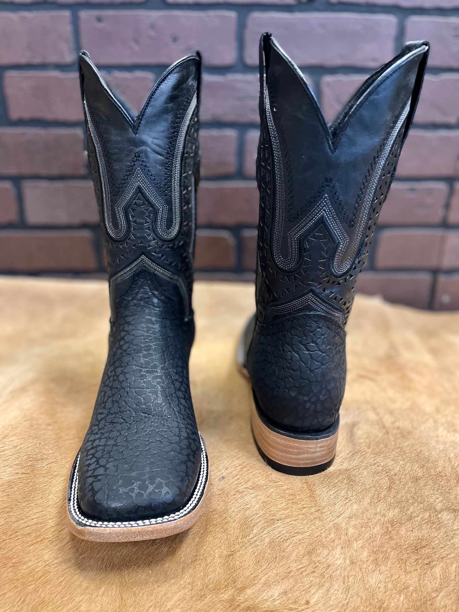 Cuello de Toro Sq Toe