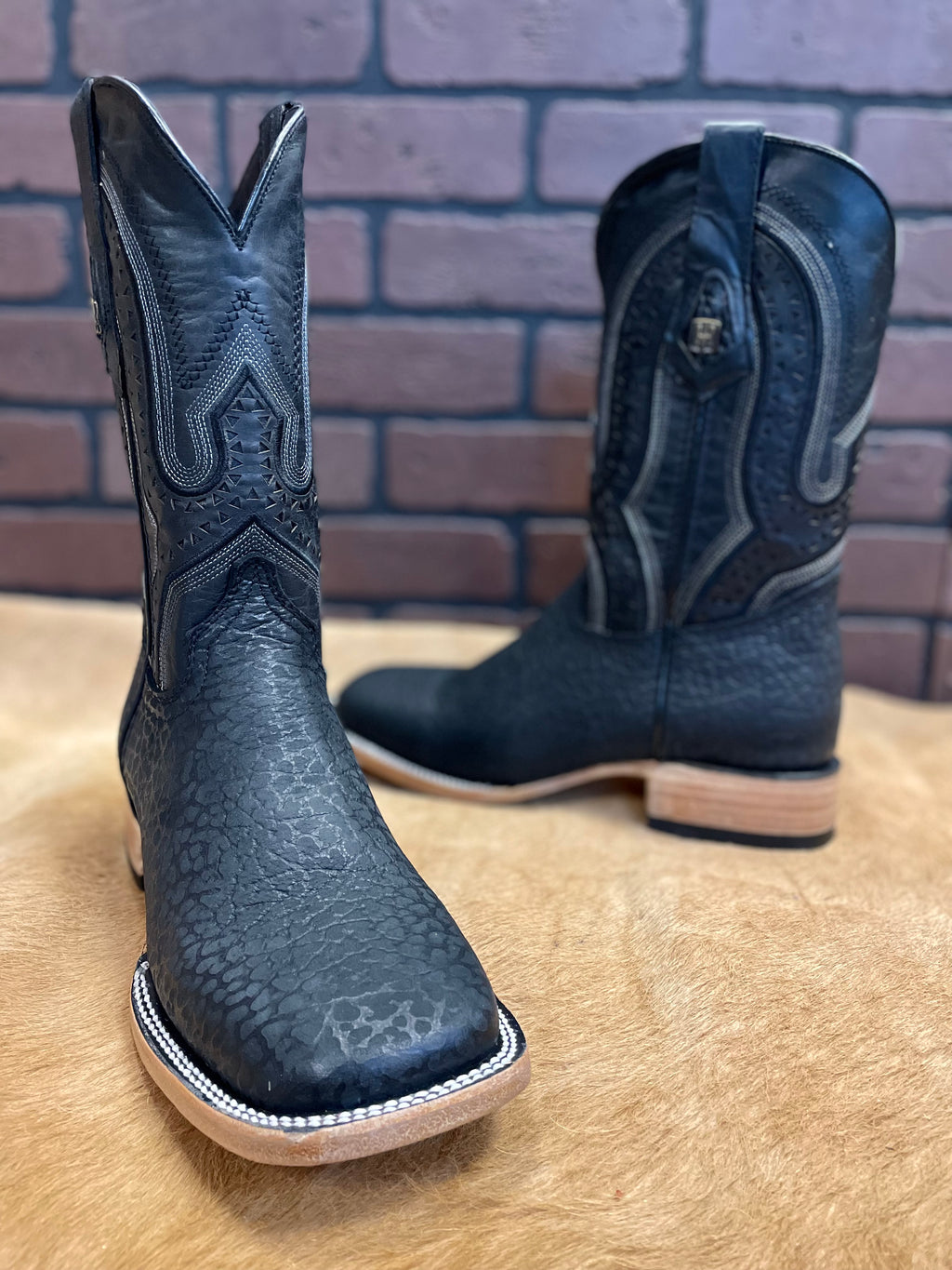 Cuello de Toro Sq Toe